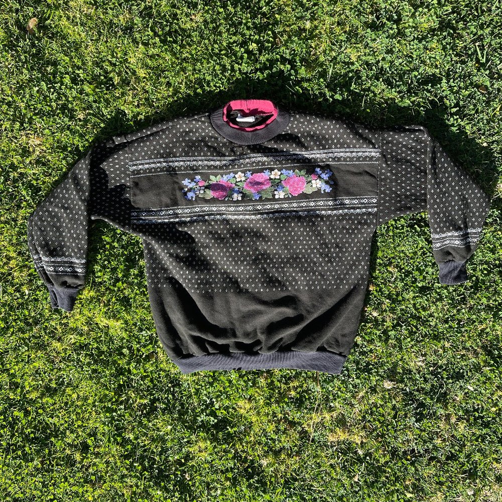 VTG Women's Artisan Sunschein Designs Sweatshirt